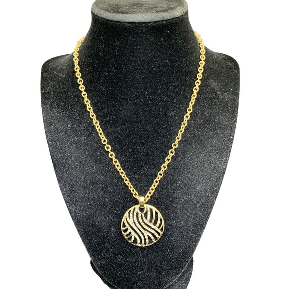 New Avon Gold Tone And Clear Rhinestone Wave Pendant Necklace (1664) - Picture 2 of 5